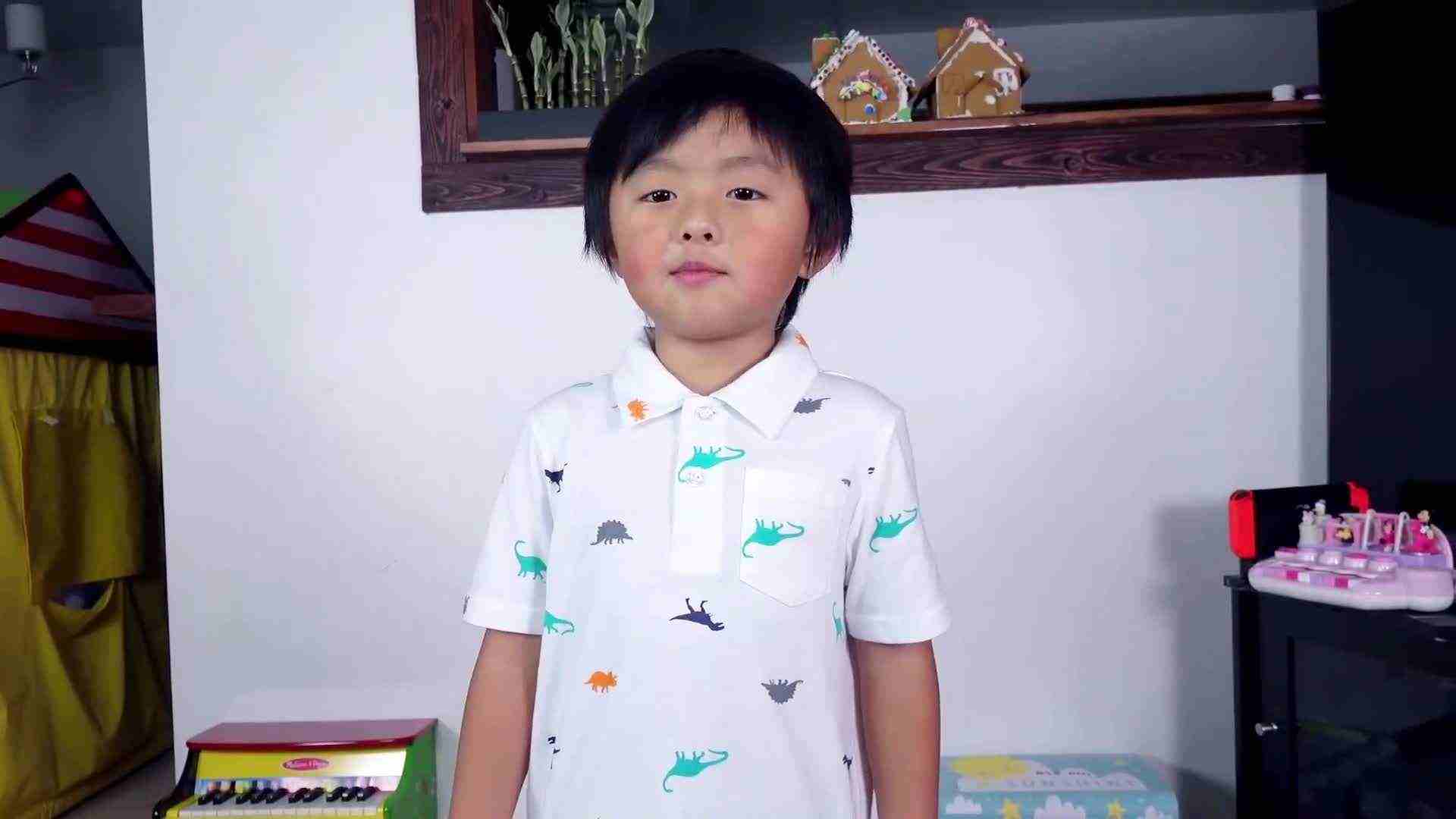 Decorating the Block House with Play-Doh img